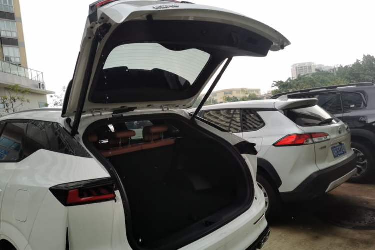 Used CHANGAN UNI-Z 2025 500 Bar MAX Trunk