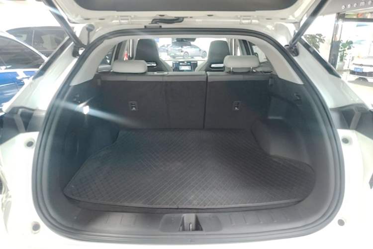 Used CHANGAN UNI-Z 2025 1.5T Luxury Version Trunk