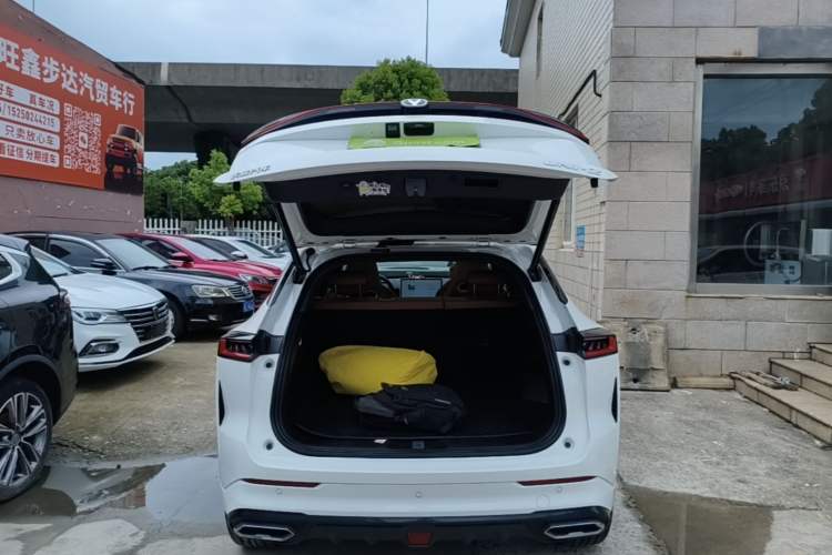 Used CHANGAN UNI-Z 2025 1.5T Luxury Version Trunk