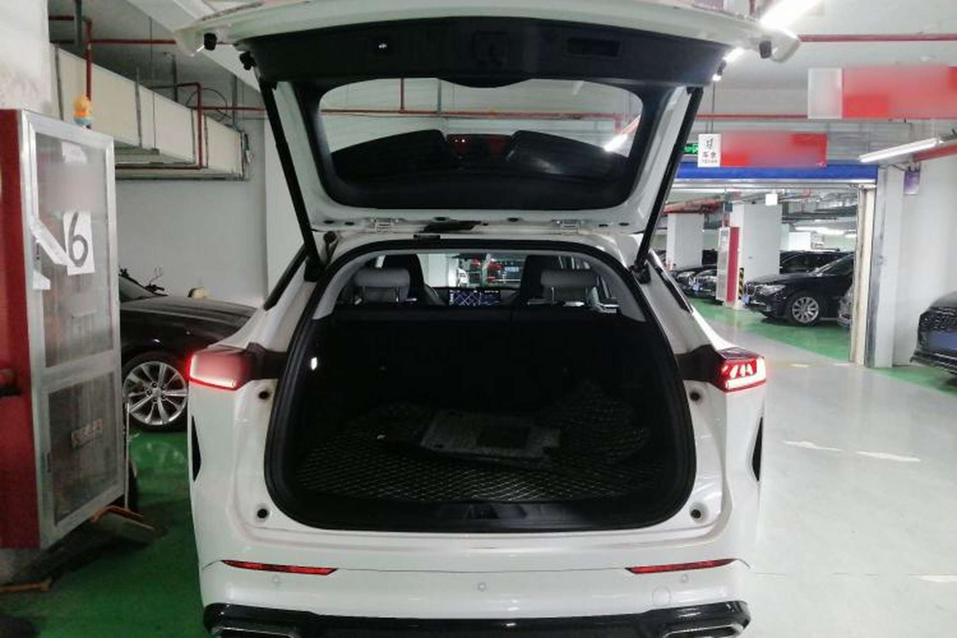 Used CHANGAN UNI-Z 2025 1.5T Luxury Version Trunk