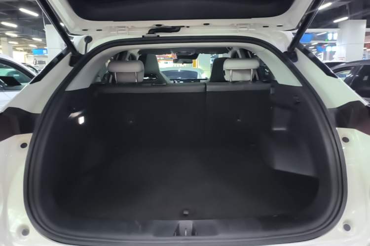 Used CHANGAN UNI-Z 2025 1.5T Luxury Version Trunk
