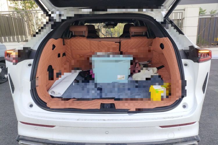 Used CHANGAN UNI-Z 2025 500Bar PRO Trunk