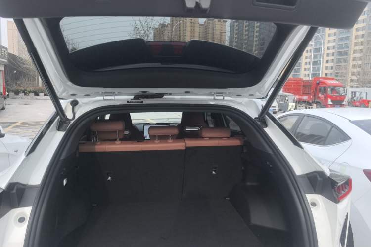 Used CHANGAN UNI-Z 2025 1.5T Premium Edition Trunk