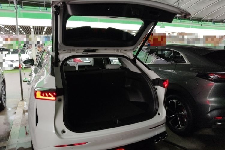 Used CHANGAN UNI-Z 2025 1.5T Premium Edition Trunk