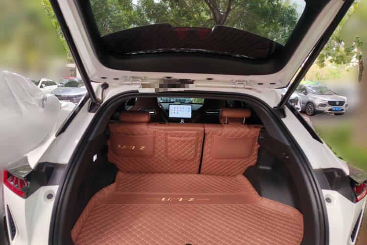 Used CHANGAN UNI-Z 2025 1.5T Luxury Version Trunk