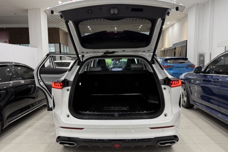 Used CHANGAN UNI-Z 2025 1.5T Luxury Version Trunk
