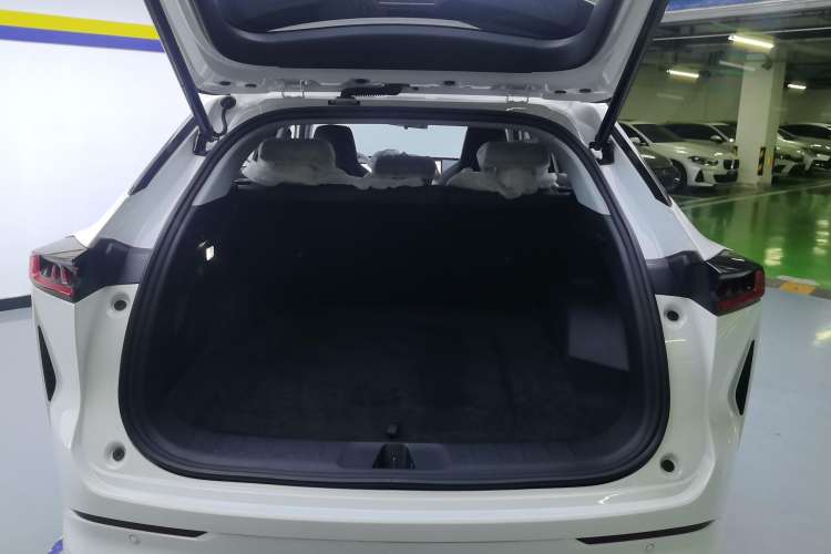 Used CHANGAN UNI-Z 2025 1.5T Premium Edition Trunk
