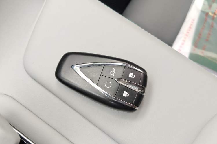 Used CHANGAN UNI-Z 2025 1.5T Premium Edition Vehicle Key