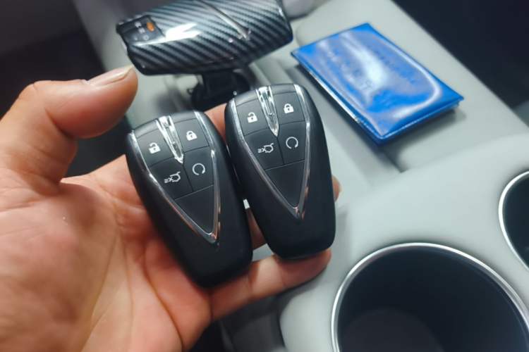 Used CHANGAN UNI-Z 2025 1.5T Premium Edition Vehicle Key