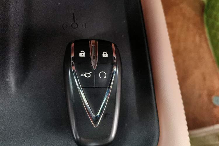 Used CHANGAN UNI-Z 2025 1.5T Luxury Version Vehicle Key