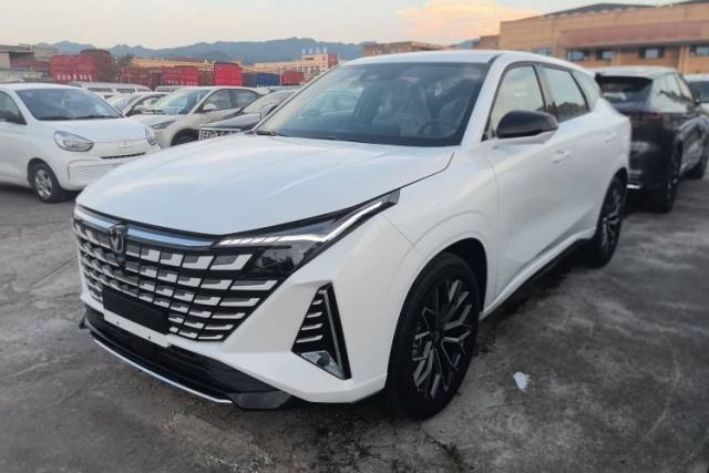 Used CHANGAN UNI-Z 2025 1.5T Luxury Version