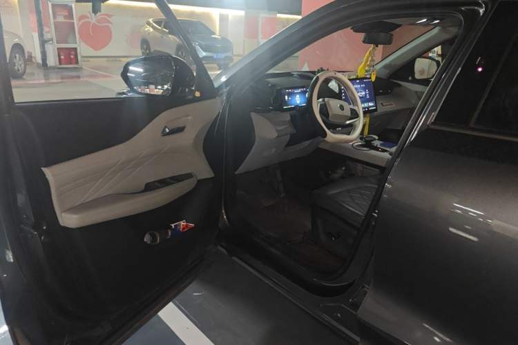 Used CHANGAN UNI-Z New Energy 2024 Blue Whale Smart Electric iDD 125km Beyond Edition Driver Seat