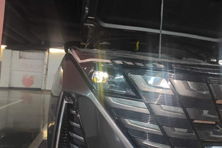 Used CHANGAN UNI-Z New Energy 2024 Blue Whale Smart Electric iDD 125km Beyond Edition Right Front Headlight