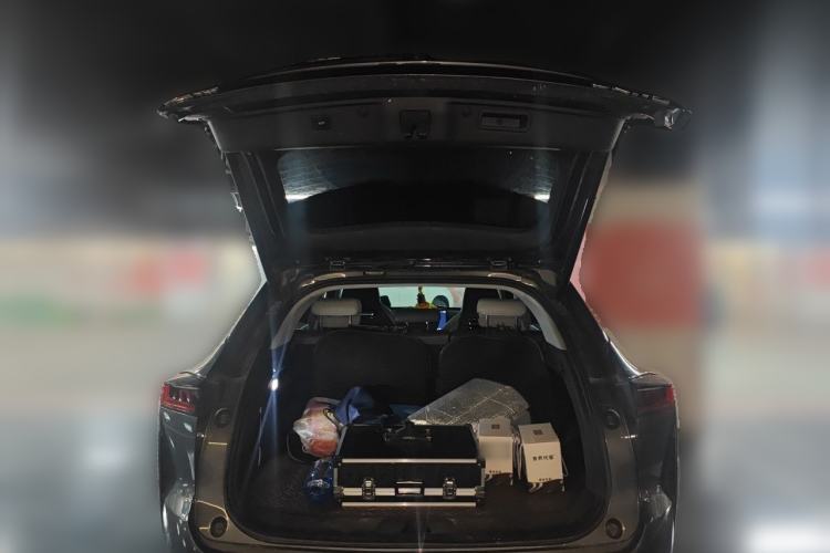 Used CHANGAN UNI-Z New Energy 2024 Blue Whale Smart Electric iDD 125km Beyond Edition Trunk