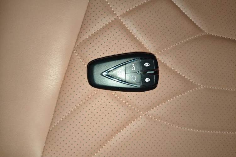 Used CHANGAN UNI-Z New Energy 2024 Blue Whale Smart Electric iDD 125km Excellence Model Vehicle Key