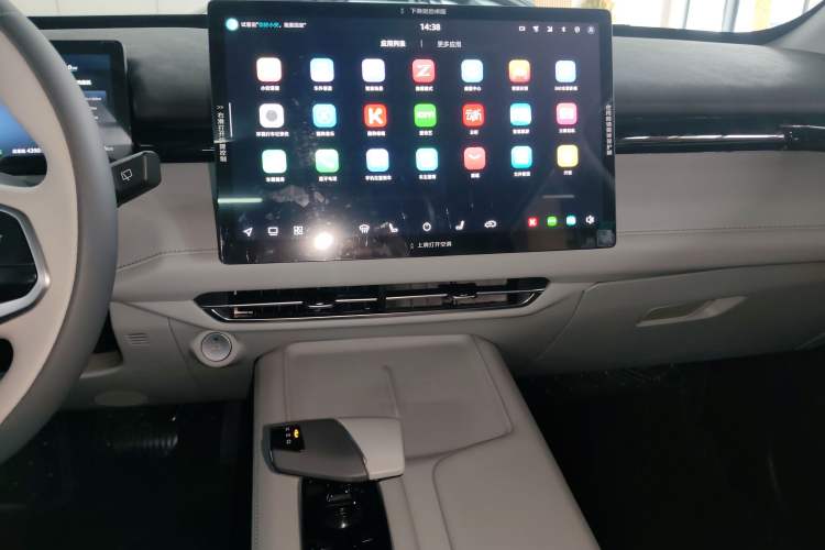 Used CHANGAN UNI-Z New Energy 2024 Blue Whale Smart Electric iDD 125km Beyond Edition Audio And AC Panel