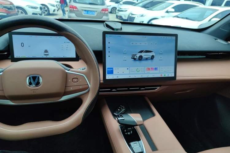Used CHANGAN UNI-Z New Energy 2024 Blue Whale Smart Electric iDD 125km Excellence Model Audio And AC Panel
