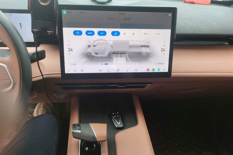 Used CHANGAN UNI-Z New Energy 2024 Blue Whale Smart Electric iDD 125km Beyond Edition Audio And AC Panel