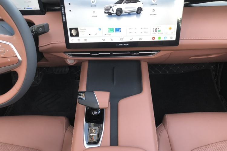 Used CHANGAN UNI-Z New Energy 2024 Blue Whale Smart Electric iDD 125km Beyond Edition Audio And AC Panel