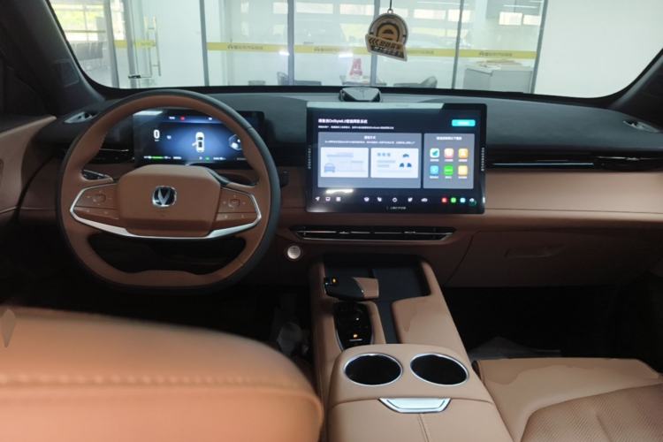 Used CHANGAN UNI-Z New Energy 2024 Blue Whale Smart Electric iDD 125km Leading Model Center Console