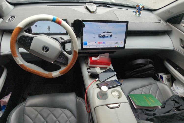 Used CHANGAN UNI-Z New Energy 2024 Blue Whale Smart Electric iDD 125km Excellence Model Center Console