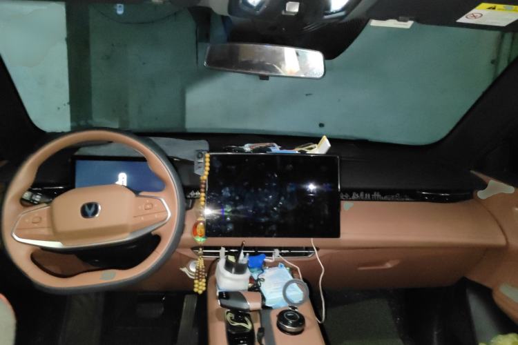 Used CHANGAN UNI-Z New Energy 2024 Blue Whale Smart Electric iDD 125km Excellence Model Center Console