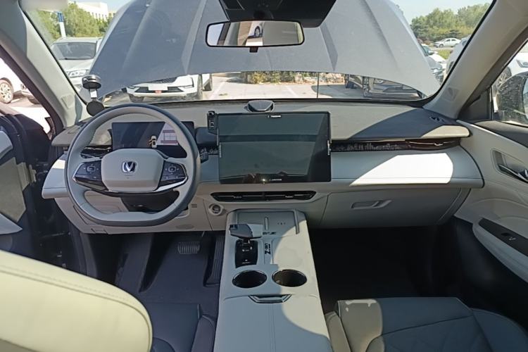 Used CHANGAN UNI-Z New Energy 2024 Blue Whale Smart Electric iDD 125km Excellence Model Center Console