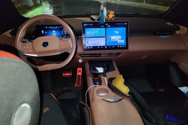 Used CHANGAN UNI-Z New Energy 2024 Blue Whale Smart Electric iDD 125km Excellence Model Center Console