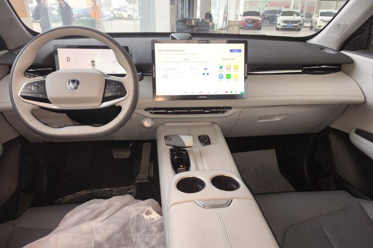 Used CHANGAN UNI-Z New Energy 2024 Blue Whale Smart Electric iDD 125km Leading Model Center Console