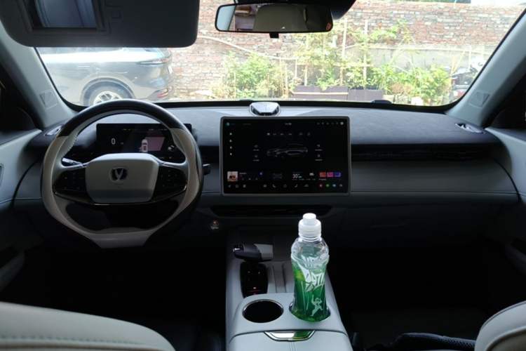 Used CHANGAN UNI-Z New Energy 2024 Blue Whale Smart Electric iDD 125km Excellence Model Center Console