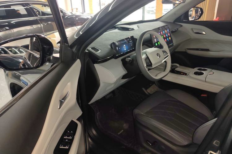 Used CHANGAN UNI-Z New Energy 2024 Blue Whale Smart Electric iDD 125km Beyond Edition Driver Seat
