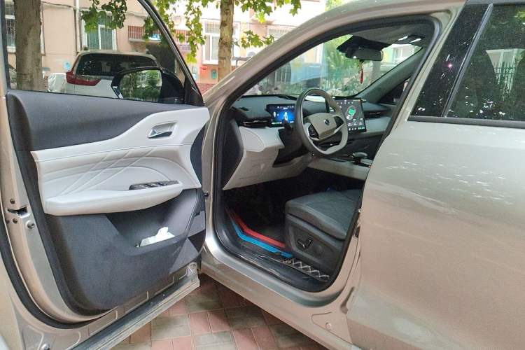 Used CHANGAN UNI-Z New Energy 2024 Blue Whale Smart Electric iDD 125km Beyond Edition Driver Seat
