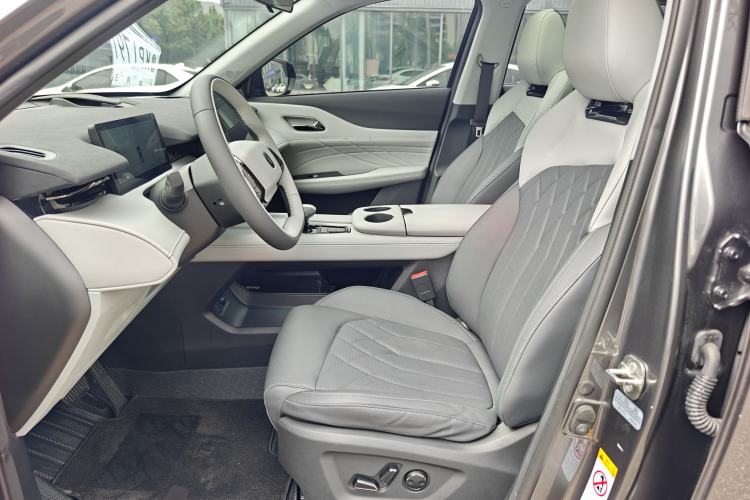 Used CHANGAN UNI-Z New Energy 2024 Blue Whale Smart Electric iDD 125km Excellence Model Driver Seat