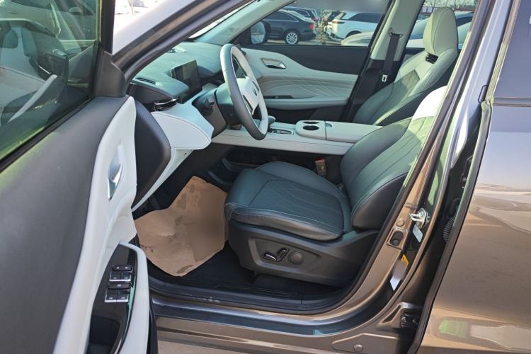 Used CHANGAN UNI-Z New Energy 2024 Blue Whale Smart Electric iDD 125km Beyond Edition Driver Seat