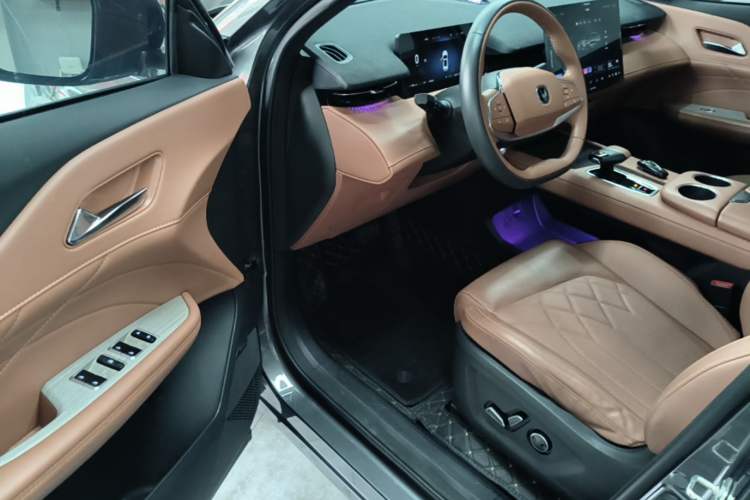 Used CHANGAN UNI-Z New Energy 2024 Blue Whale Smart Electric iDD 125km Excellence Model Driver Seat