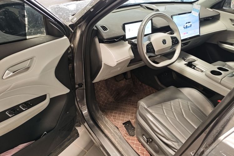 Used CHANGAN UNI-Z New Energy 2024 Blue Whale Smart Electric iDD 125km Beyond Edition Driver Seat
