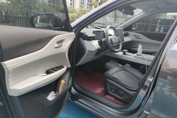 Used CHANGAN UNI-Z New Energy 2024 Blue Whale Smart Electric iDD 125km Beyond Edition Driver Seat