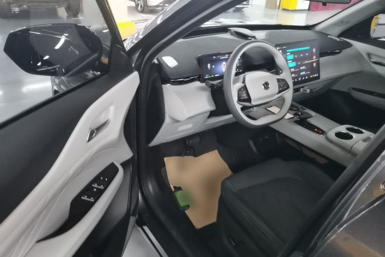 Used CHANGAN UNI-Z New Energy 2024 Blue Whale Smart Electric iDD 125km Beyond Edition Driver Seat