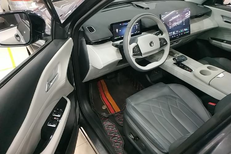 Used CHANGAN UNI-Z New Energy 2024 Blue Whale Smart Electric iDD 125km Beyond Edition Driver Seat