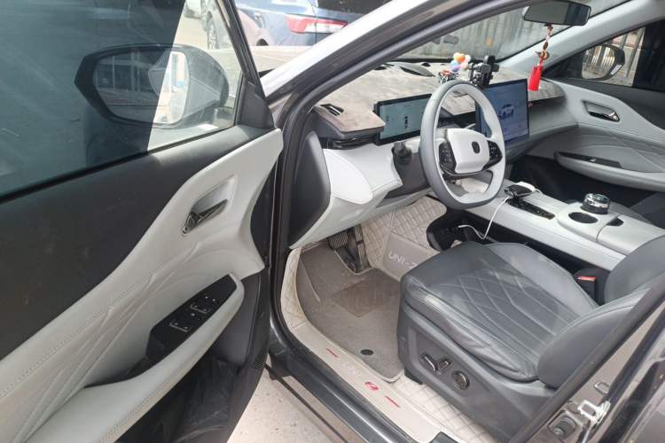 Used CHANGAN UNI-Z New Energy 2024 Blue Whale Smart Electric iDD 125km Excellence Model Driver Seat