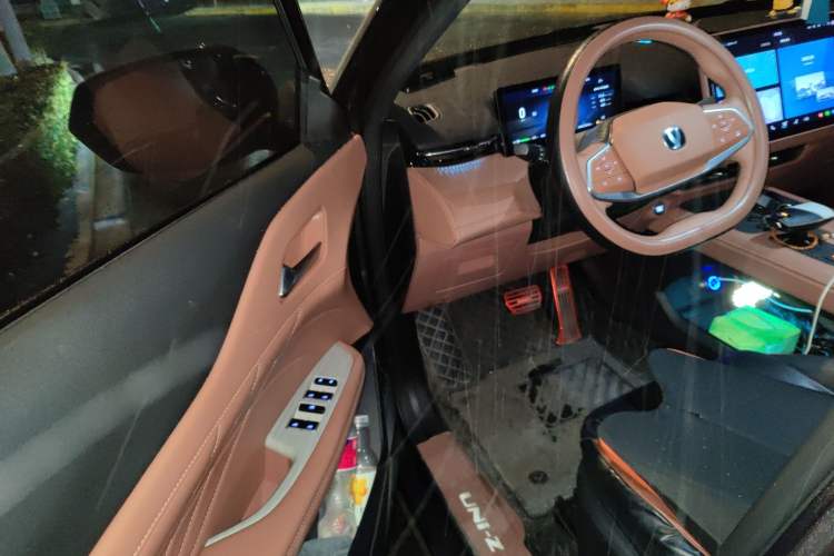 Used CHANGAN UNI-Z New Energy 2024 Blue Whale Smart Electric iDD 125km Excellence Model Driver Seat
