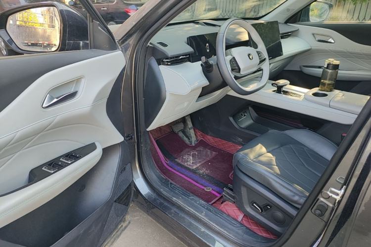 Used CHANGAN UNI-Z New Energy 2024 Blue Whale Smart Electric iDD 125km Beyond Edition Driver Seat
