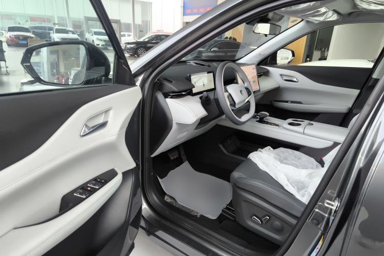 Used CHANGAN UNI-Z New Energy 2024 Blue Whale Smart Electric iDD 125km Leading Model Driver Seat