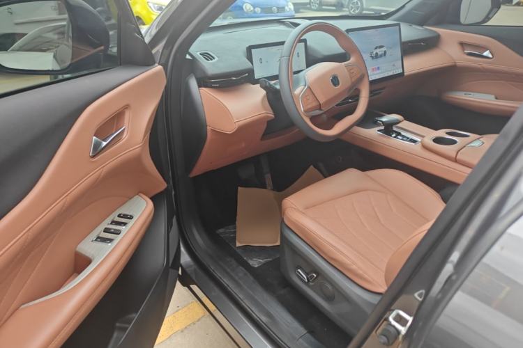 Used CHANGAN UNI-Z New Energy 2024 Blue Whale Smart Electric iDD 125km Beyond Edition Driver Seat