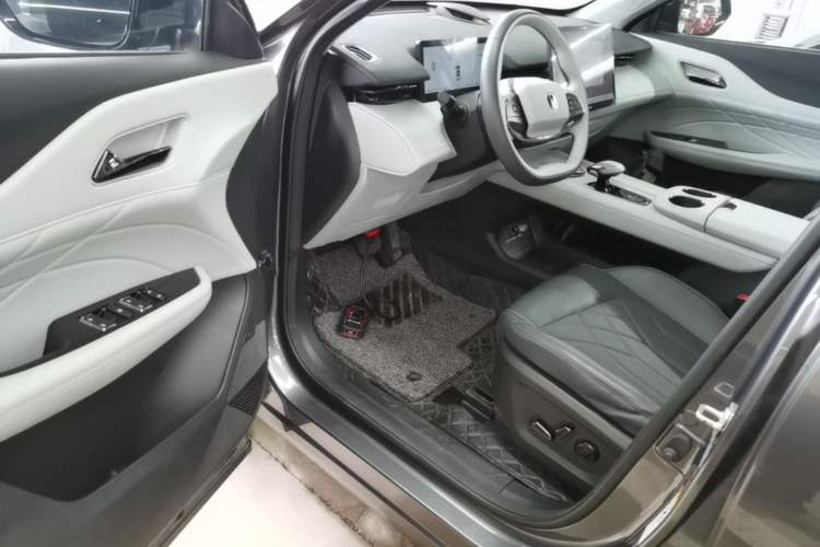 Used CHANGAN UNI-Z New Energy 2024 Blue Whale Smart Electric iDD 125km Excellence Model Driver Seat