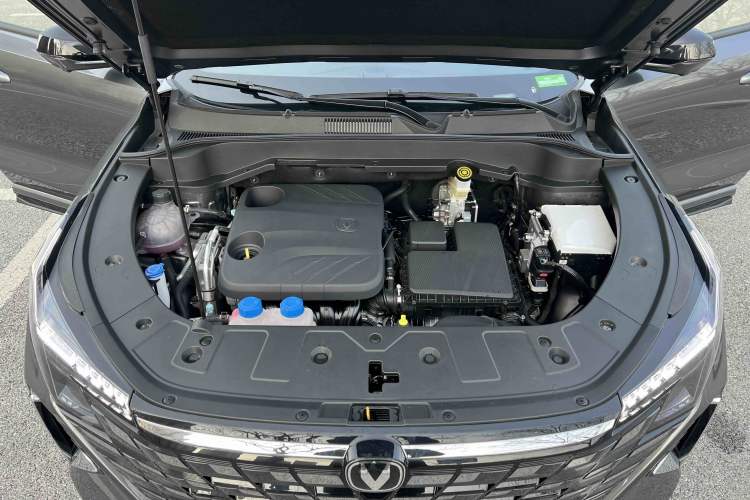 Used CHANGAN UNI-Z New Energy 2024 Blue Whale Smart Electric iDD 125km Beyond Edition Engine Bay