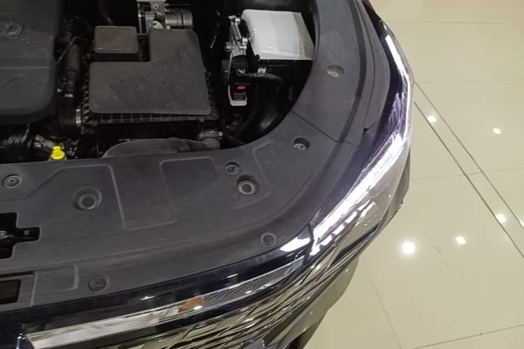 Used CHANGAN UNI-Z New Energy 2024 Blue Whale Smart Electric iDD 125km Excellence Model Engine Bay Left