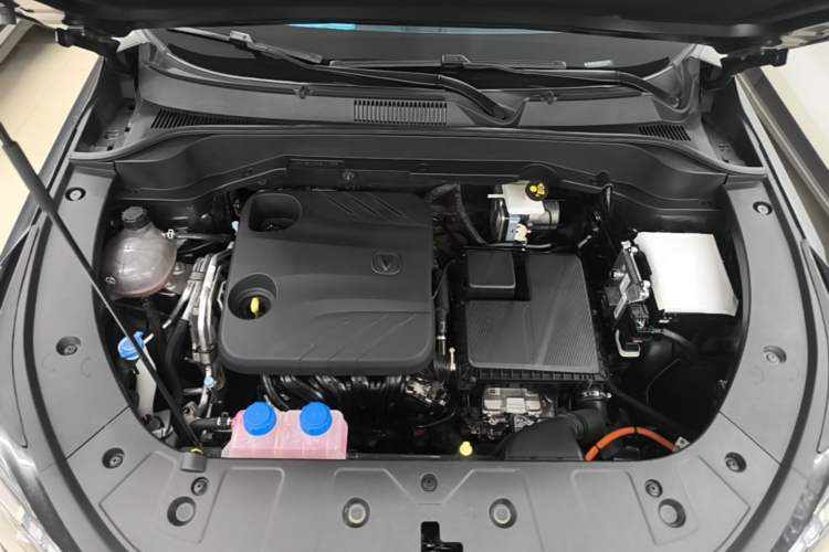 Used CHANGAN UNI-Z New Energy 2024 Blue Whale Smart Electric iDD 125km Beyond Edition Engine Bay