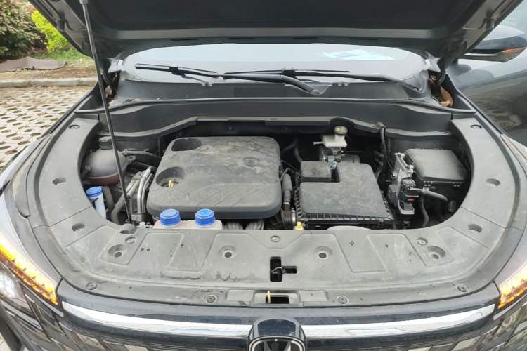 Used CHANGAN UNI-Z New Energy 2024 Blue Whale Smart Electric iDD 125km Excellence Model Engine Bay