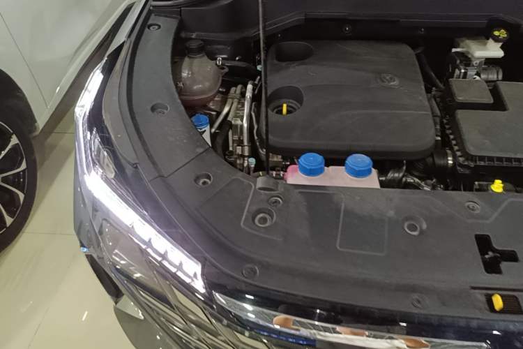 Used CHANGAN UNI-Z New Energy 2024 Blue Whale Smart Electric iDD 125km Excellence Model Engine Bay Right